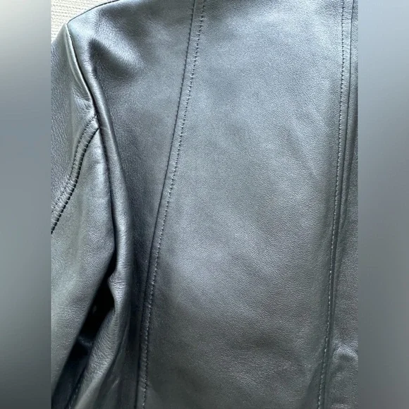 Leather jacket - Picture 10 of 16
